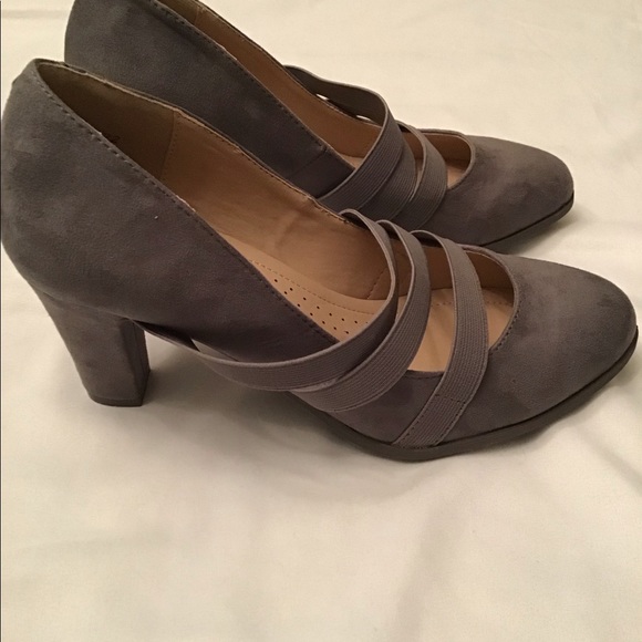 Grey Pumps Size 8 - Picture 4 of 5